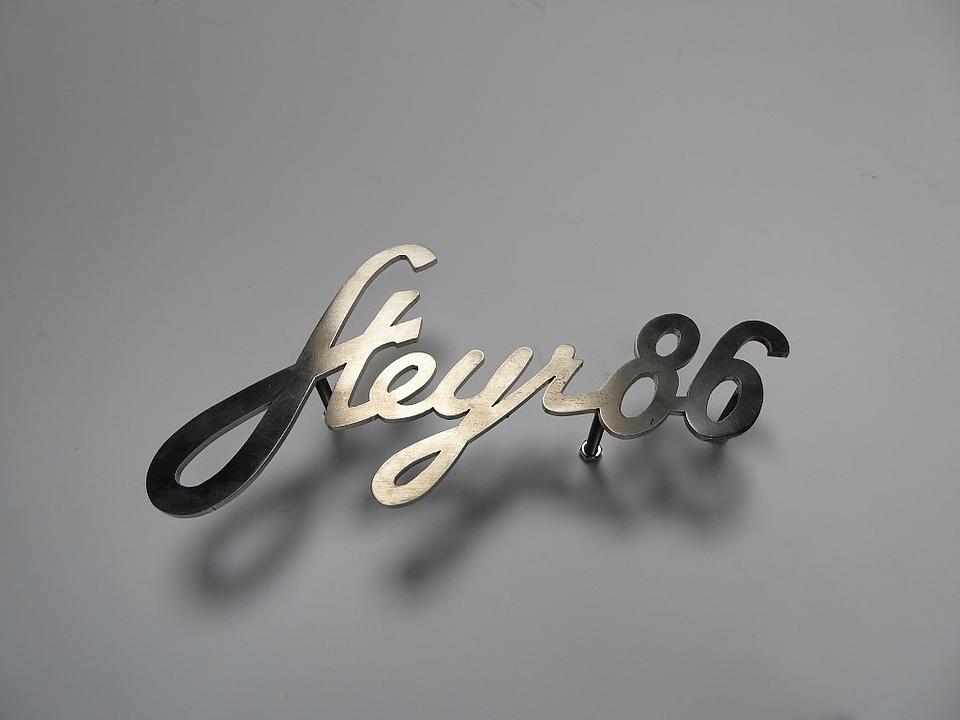 Schriftzug Steyr 86 kaufen Schriftzug Steyr 86 im Oldtimer Traktor Ersatzteile Shop online kaufen