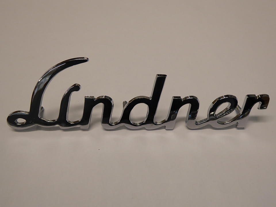 Schriftzug Lindner im Oldtimer Traktor Ersatzteile Shop online kaufen