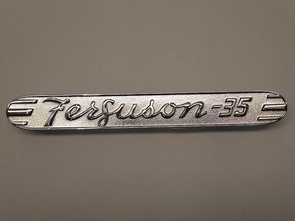 MF Emblem kaufen MF Emblem im Oldtimer Traktor Ersatzteile Shop online kaufen