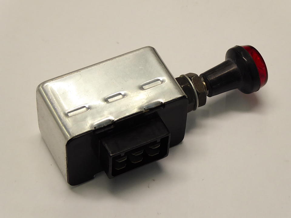 Warnblinkschalter kaufen Warnblinkschalter im Oldtimer Traktor Ersatzteile Shop online kaufen