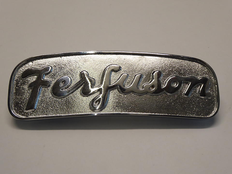 MF Emblem kaufen MF Emblem im Oldtimer Traktor Ersatzteile Shop online kaufen