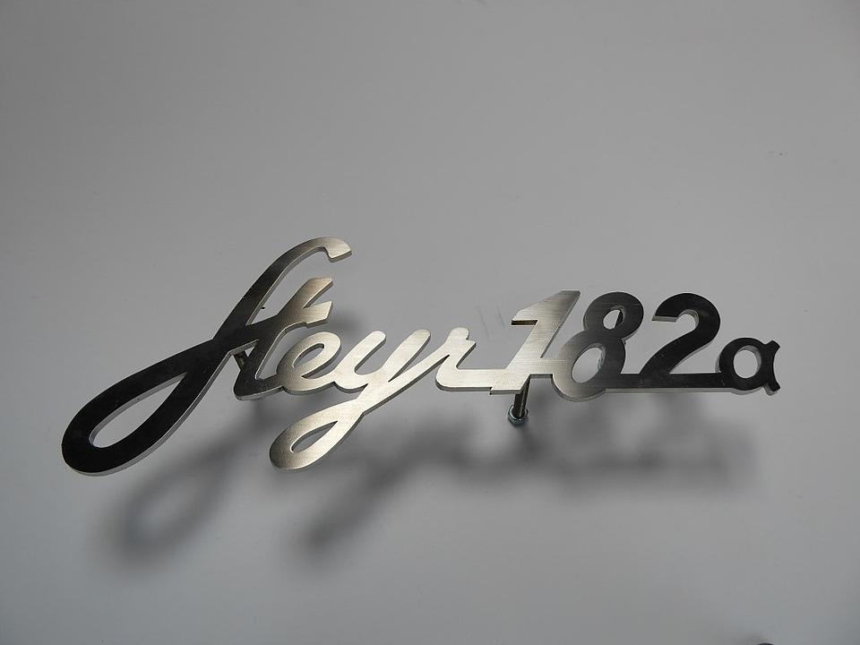 Schriftzug Steyr 182a kaufen Schriftzug Steyr 182a im Oldtimer Traktor Ersatzteile Shop online kaufen